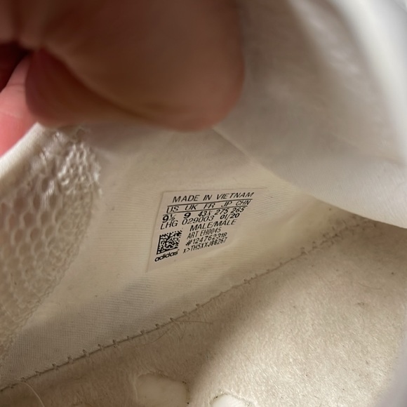 Adidas NMD R1
Serial Pack Cloud White - Picture 11 of 12